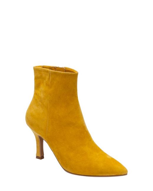Lisa Vicky Art Pointed Toe Bootie in at