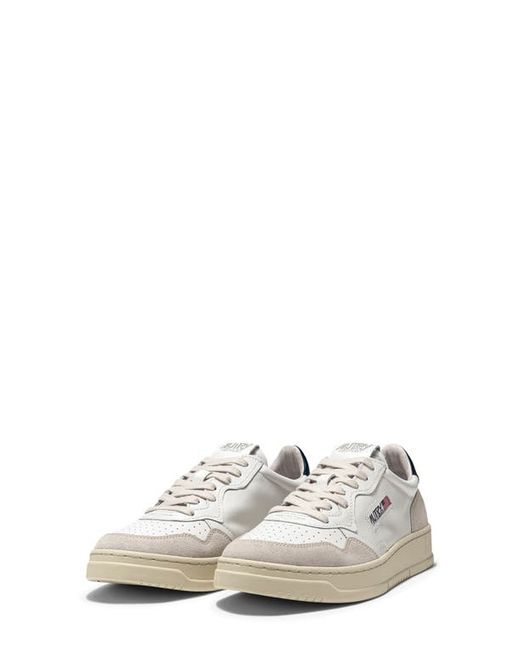 Autry Medalist Low Sneaker in Leat/Suede White at