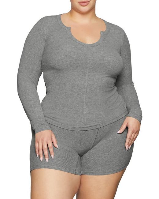Skims Soft Lounge Long Sleeve Rib Top in at