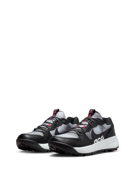 Nike ACG Lowcate SE Hiking Sneaker in Black/Black/Hyper at
