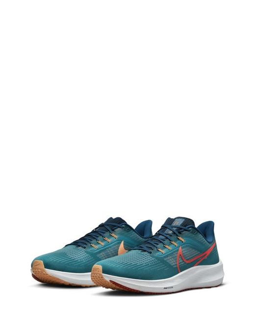 Nike Air Zoom Pegasus 39 Running Shoe in Bright Spruce/Valerian at