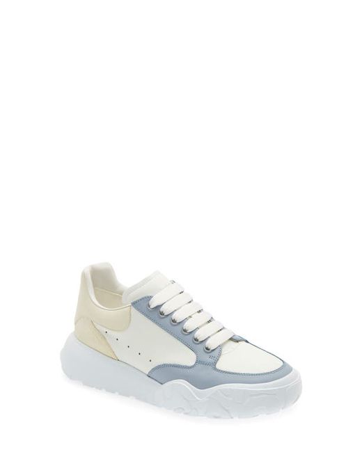 Alexander McQueen Court Trainer Sneaker in 8898 White/Vanil./Do. grey at