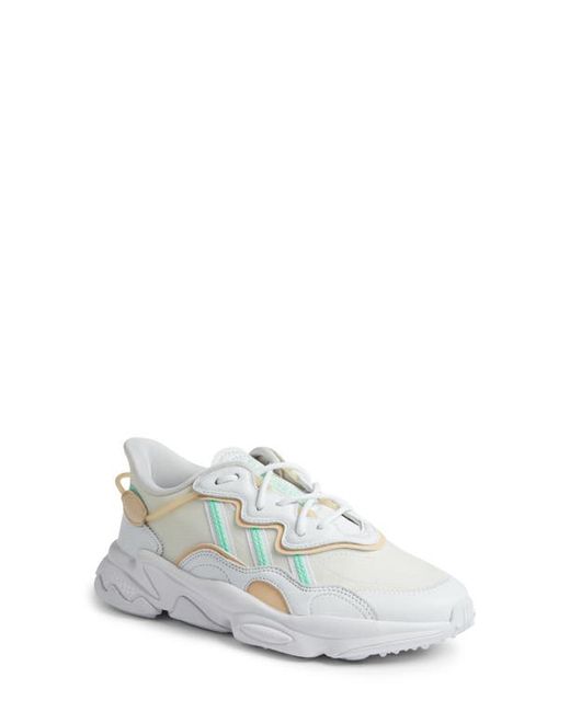 Adidas Ozweego Sneaker in White/Mint/Sand Strata at