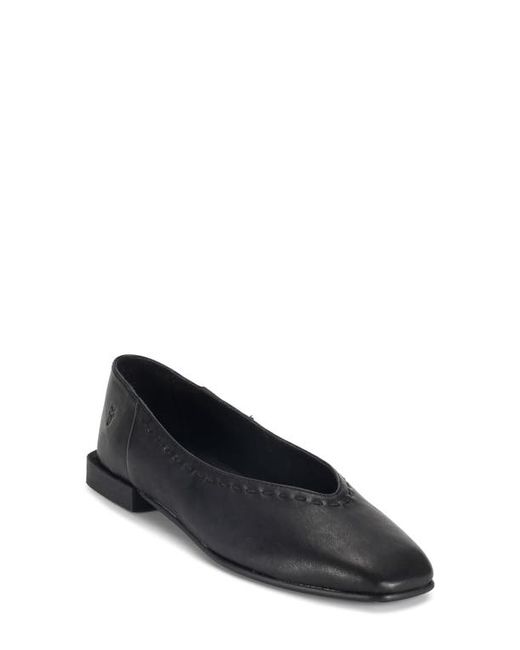 Frye Claire Flat in at