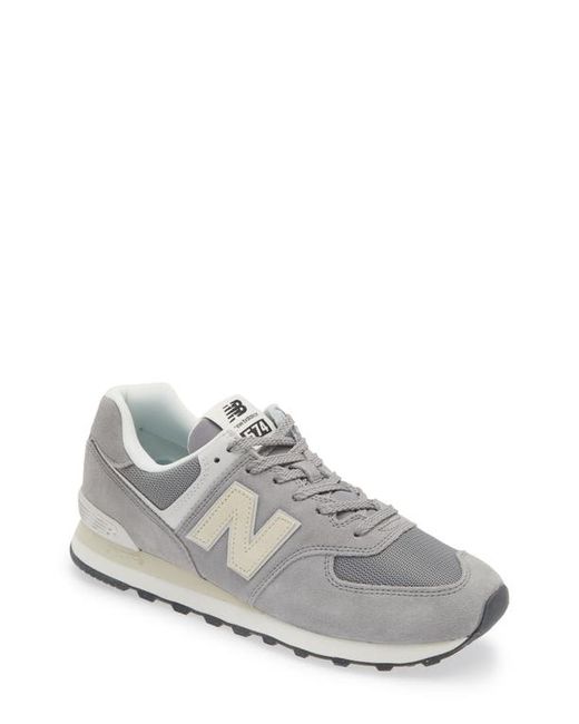 New Balance 574 Classic Sneaker in Grey/Off White at