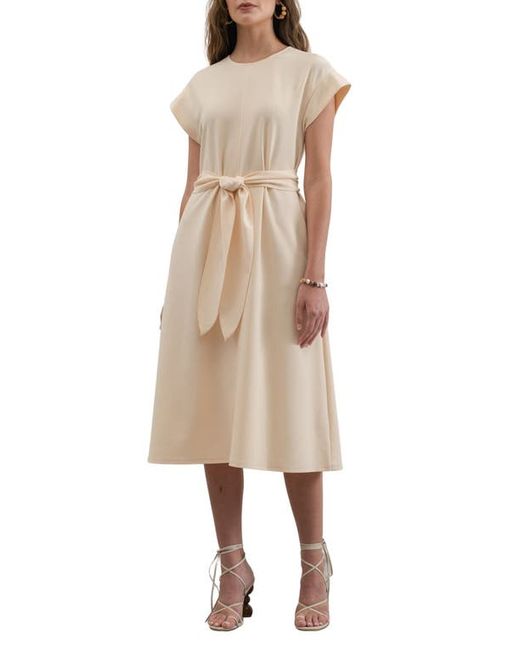 Zoe And Claire Tie Waist Short Sleeve Midi Dress in at