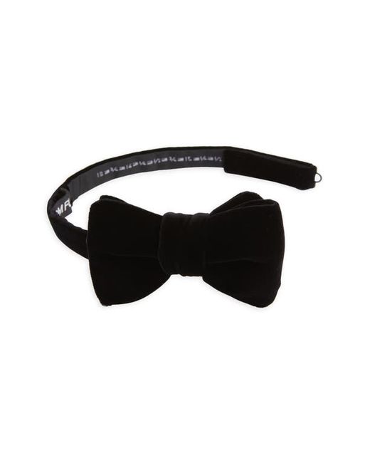 Tom Ford Pre-Tied Compact Velveteen Bow Tie in at