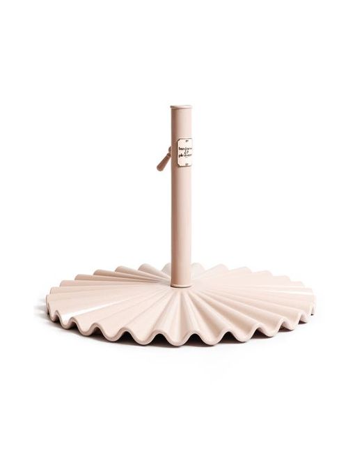 Business And Pleasure Co The Clamshell Base Umbrella Stand in at