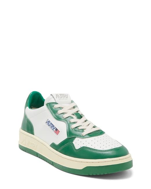 Autry Medalist Low Sneaker in Leat/Leat Wht at 13Us