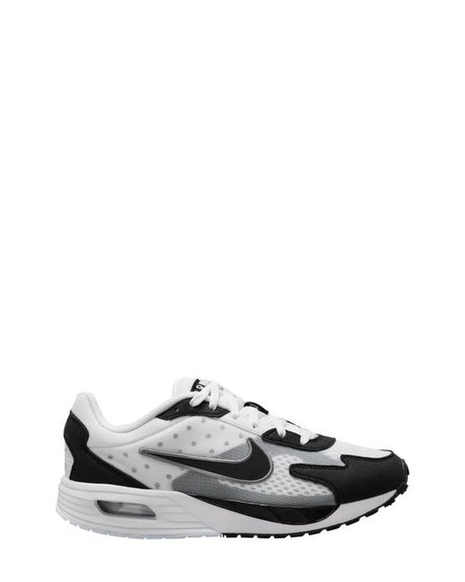 Nike Air Max Solo Sneaker in Black/Platinum at