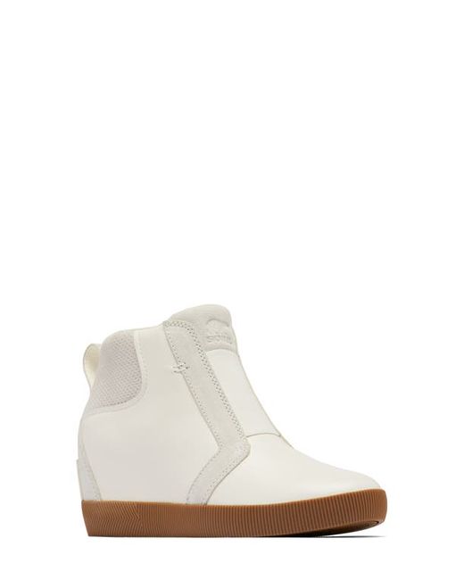 Sorel Out N About Wedge Bootie in Sea Salt/Gum 2 at 5