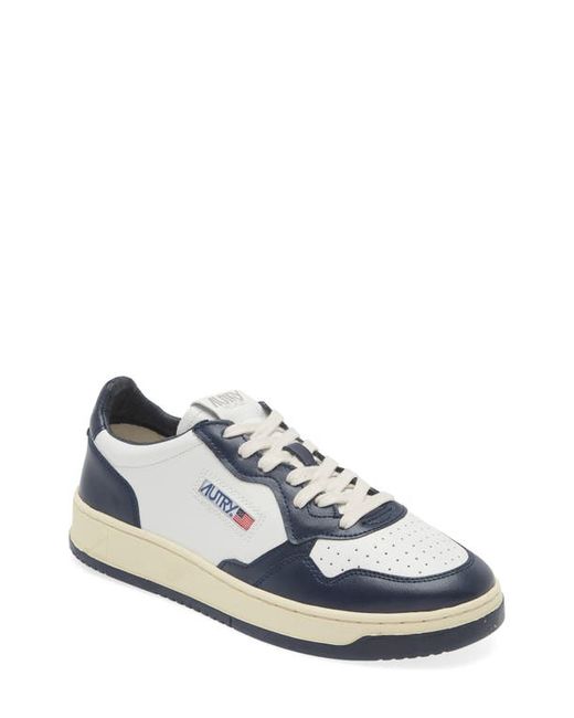 Autry Medalist Low Sneaker in at 9Us