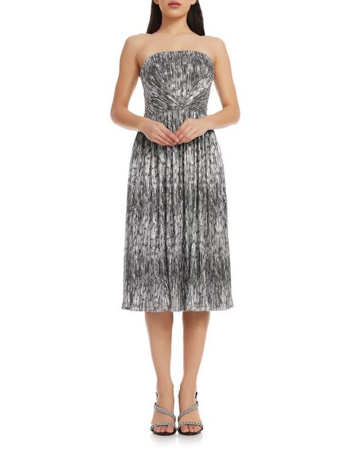 Dress the population Nadine Metallic Strapless Fit Flare Cocktail Dress in at Xx-Small