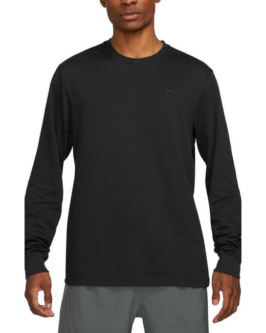 Nike Dri-FIT Primary Long Sleeve T-Shirt in at Small