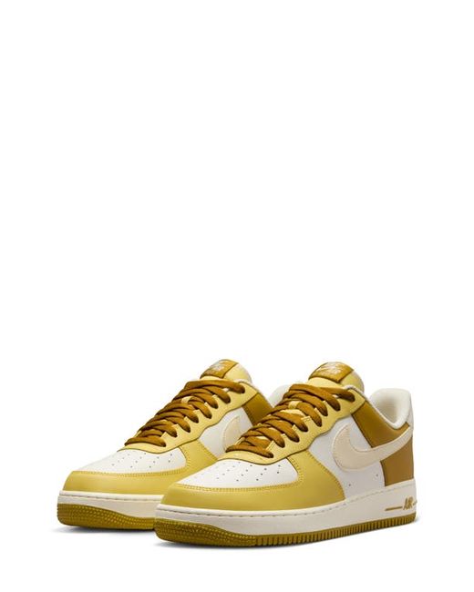 Nike Air Force 1 07 Basketball Sneaker Bronzine/Coconut Milk/Gold