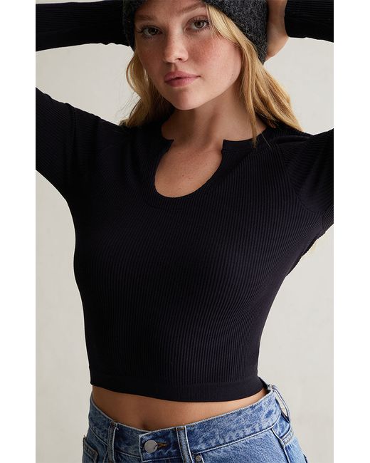 Contour Seamless Notched Neck Long Sleeve Top Small
