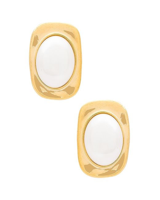 Amber Sceats Pearl Earrings Metallic