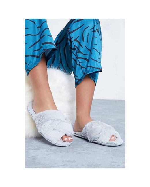 I Saw It First Woven Front Soft Fluffy Slippers