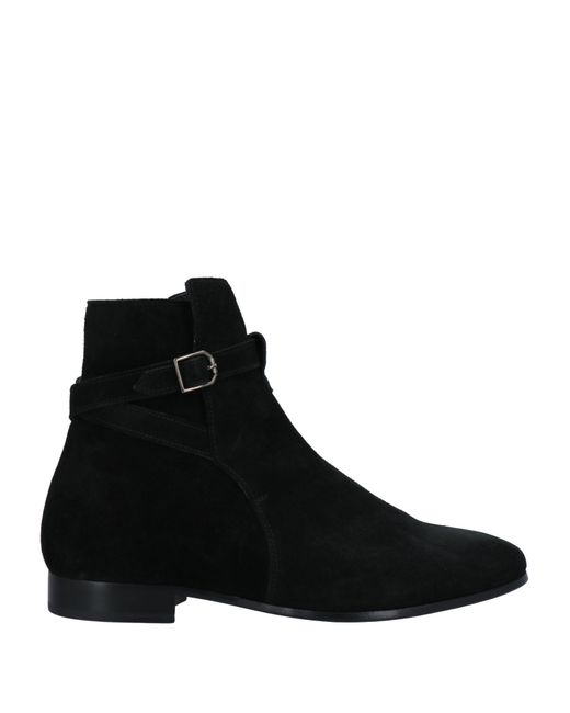 Unconventional Royal Ankle boots