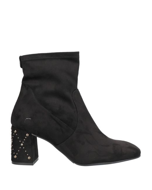 Pedro Miralles Ankle boots
