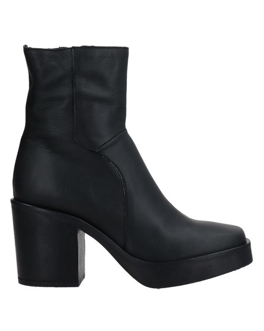 Ebarrito Ankle boots