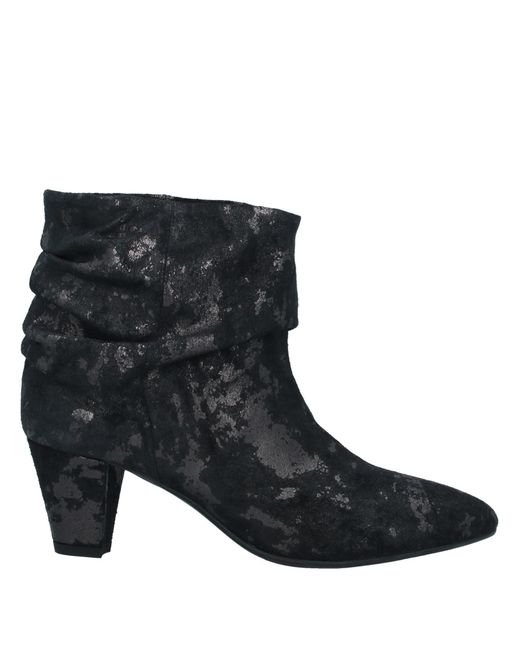 Fiorifrancesi Ankle boots