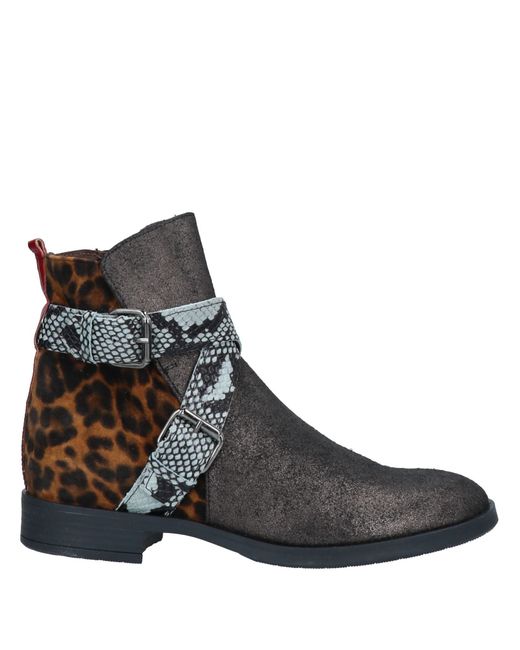 Ebarrito Ankle boots