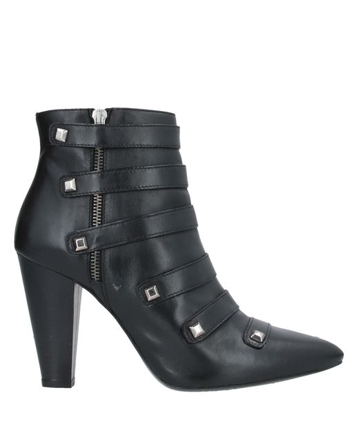 Oasi Ankle boots