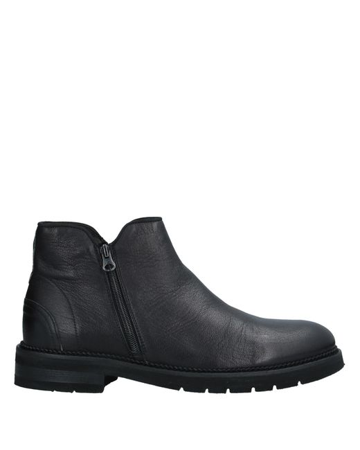 Exton Ankle boots