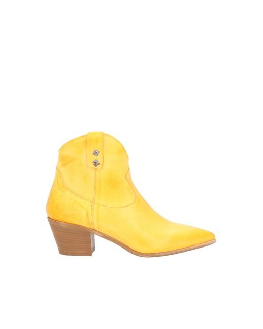Angela George Ankle boots Ocher
