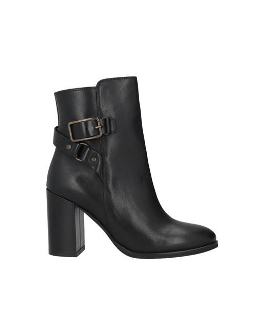 Paola Ferri Ankle boots 8